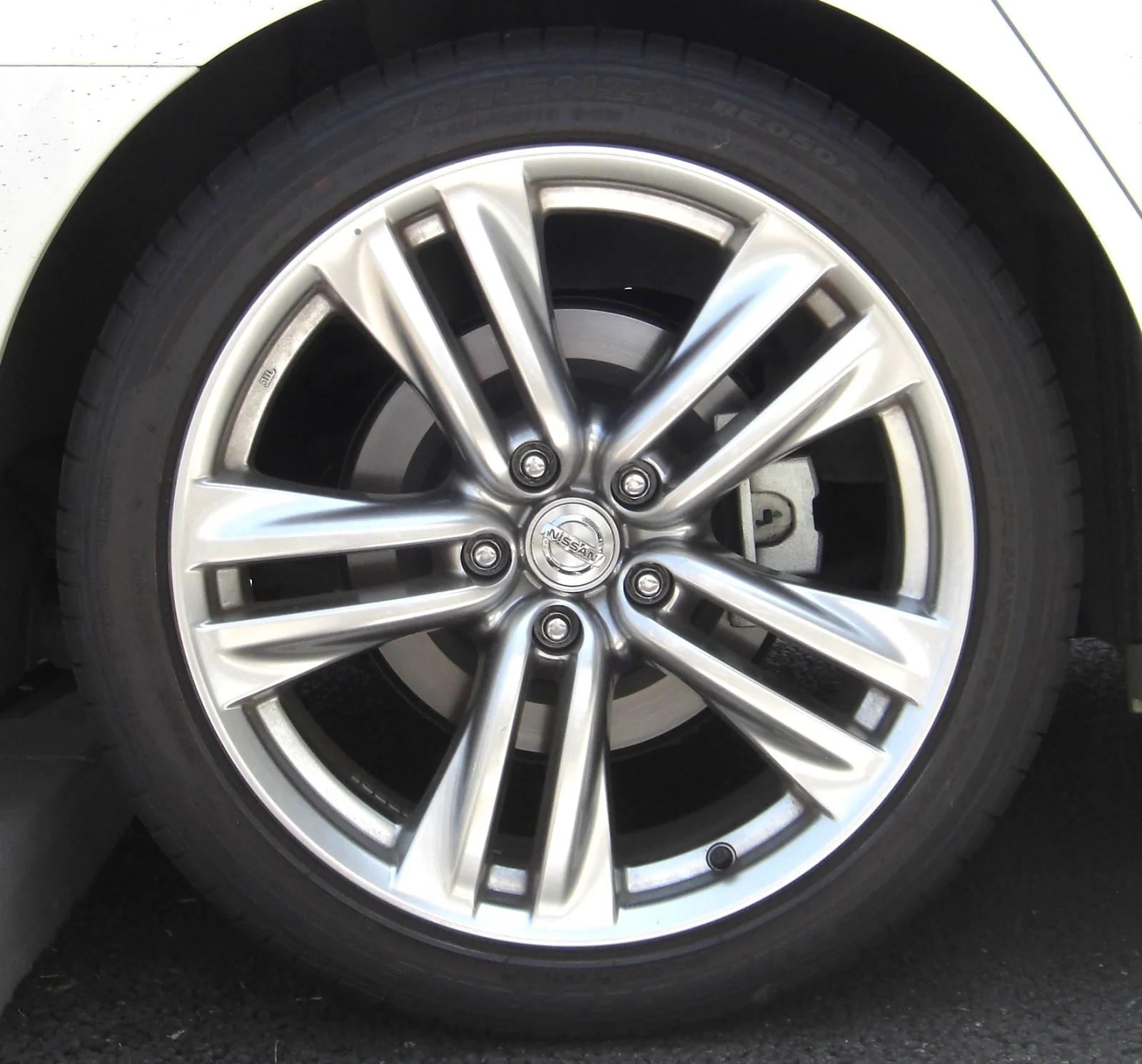 Почему TPMS не заменяет обычный манометр при давлении в шинах